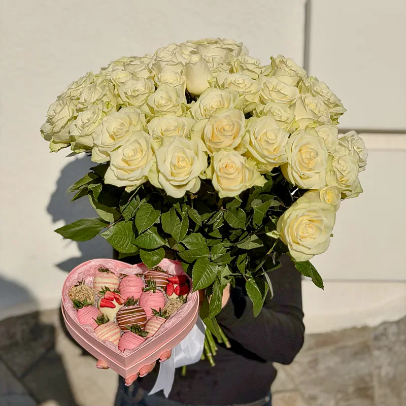 Букет и клубника в шоколаде